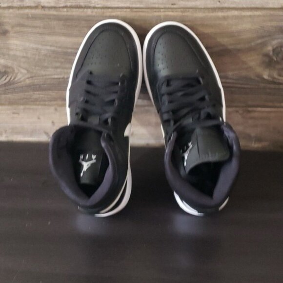 New Nike Air Jordan 1 Mid Womens Black Sneakers Size 7 Streetwear Casual - Picture 8 of 10